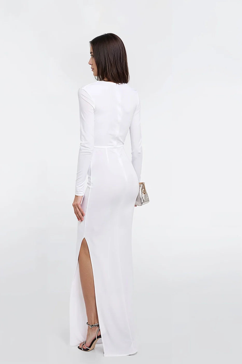 High-quality white jersey dresses designed in Madrid.