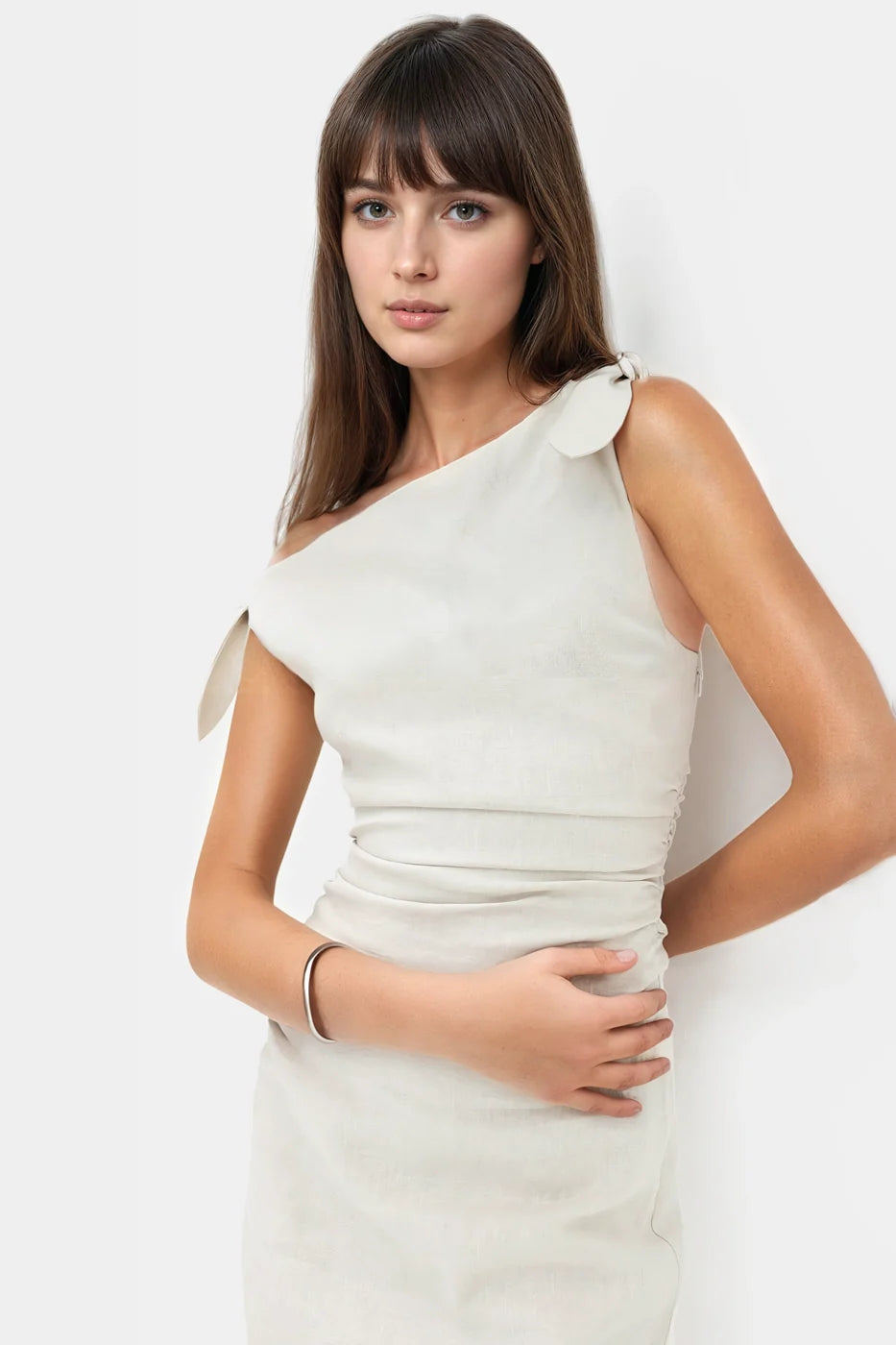 Stylish floor-length linen dresses designed for comfort and sophistication on any occasion.