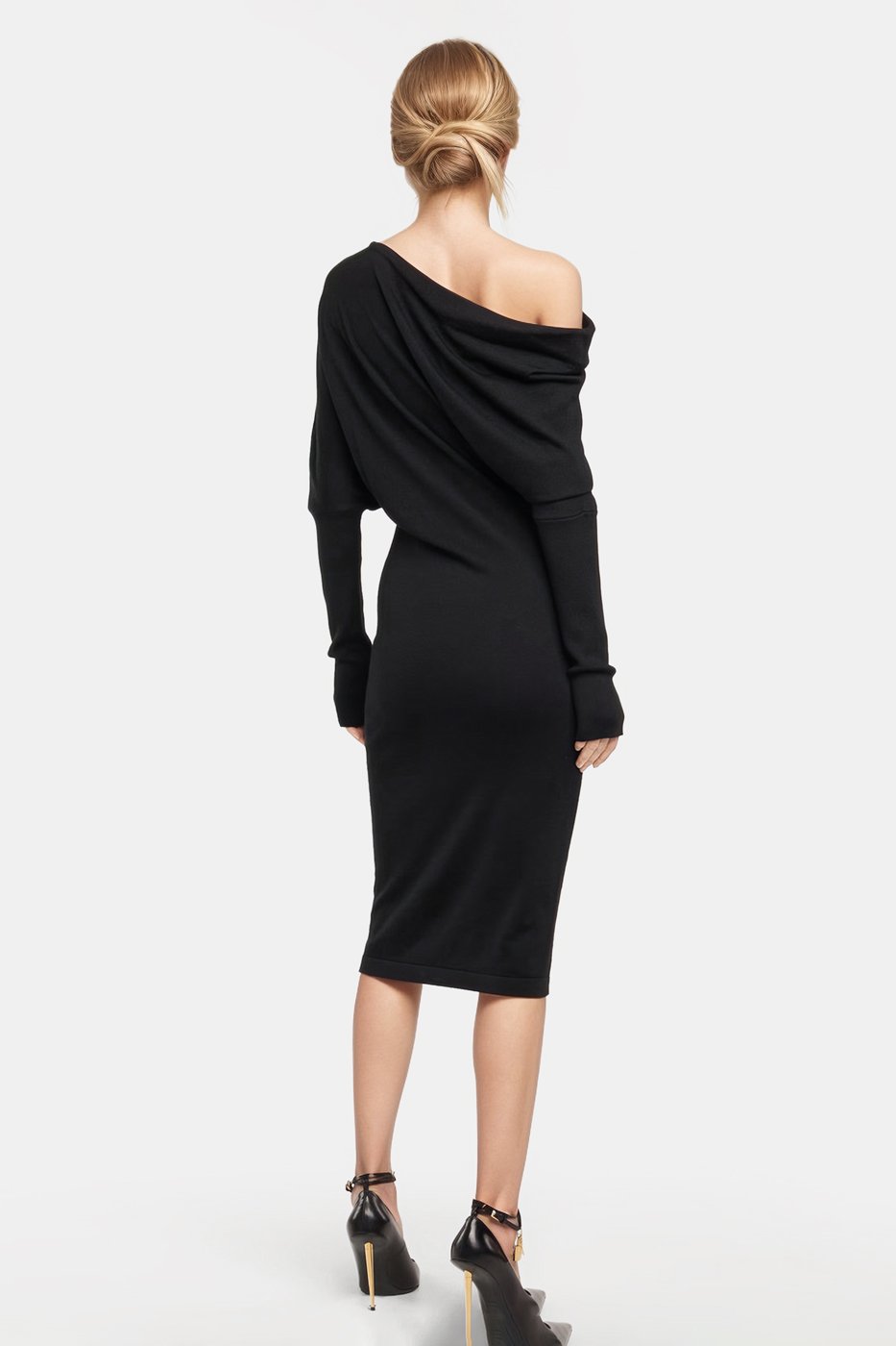 Stylish fitted black rib midi dresses designed for warmth and elegance on fresh days.
