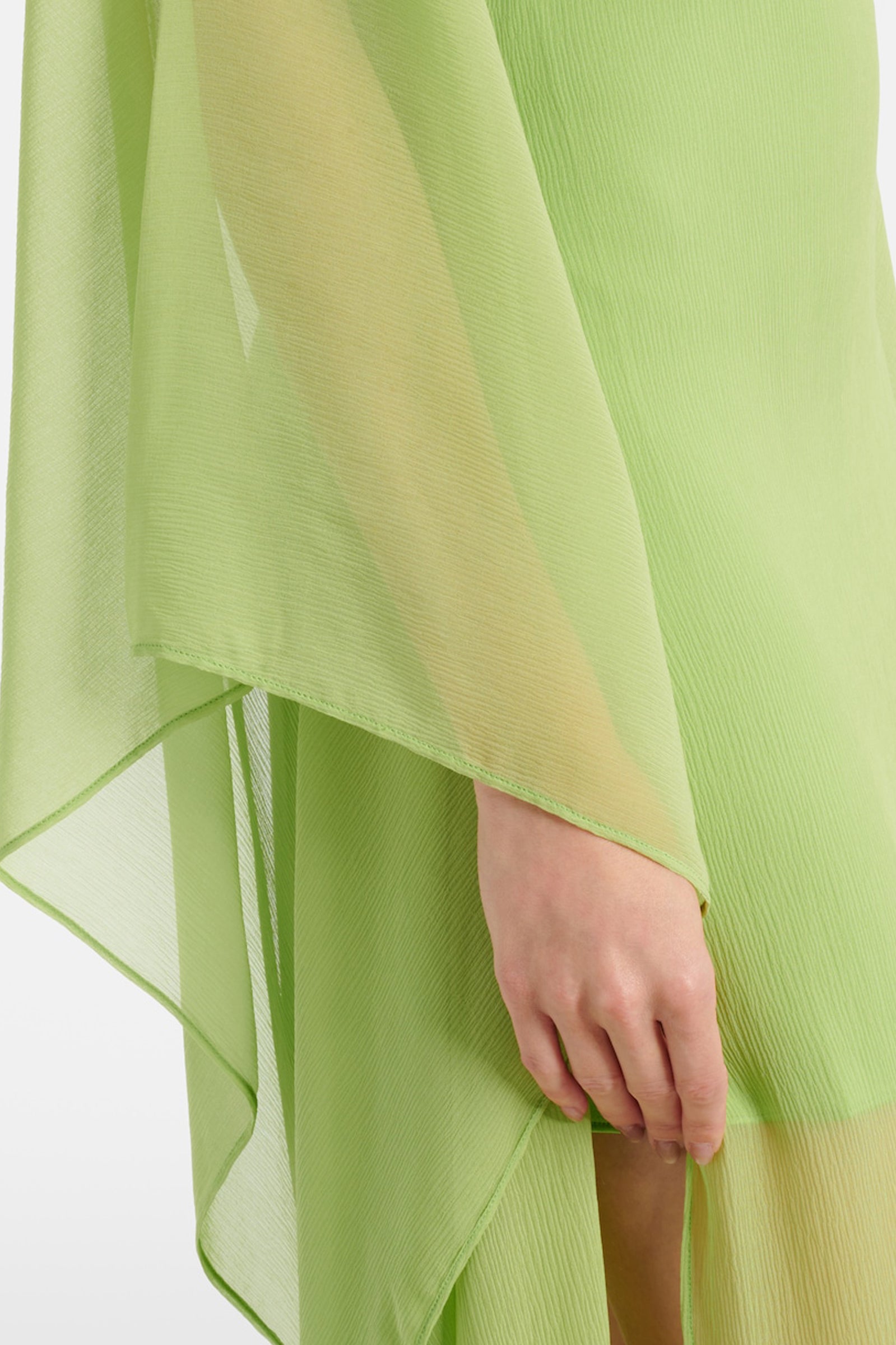 Vestido estilo capa de gasa verde lima transparente con cuello alto