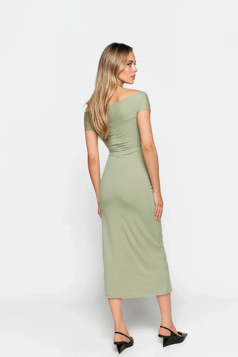 Vestido midi de jersey con hombros descubiertos en color verde menta