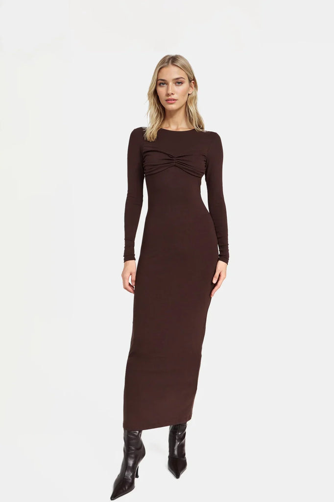 Soft and fitted brown jersey midi dress for weddings and formal occasions.