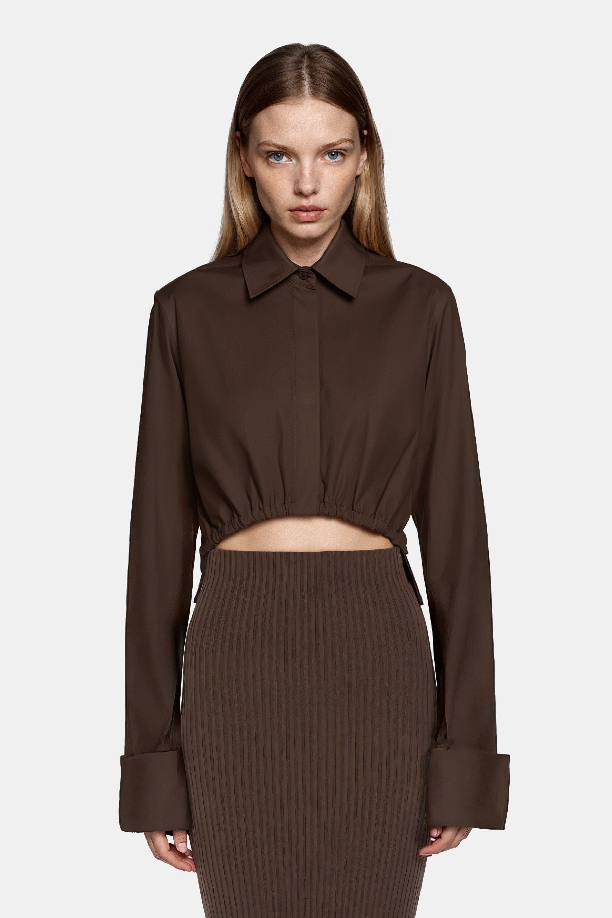 Felipe Albernaz cropped brown shirt front view – minimalist long sleeve structured top for women