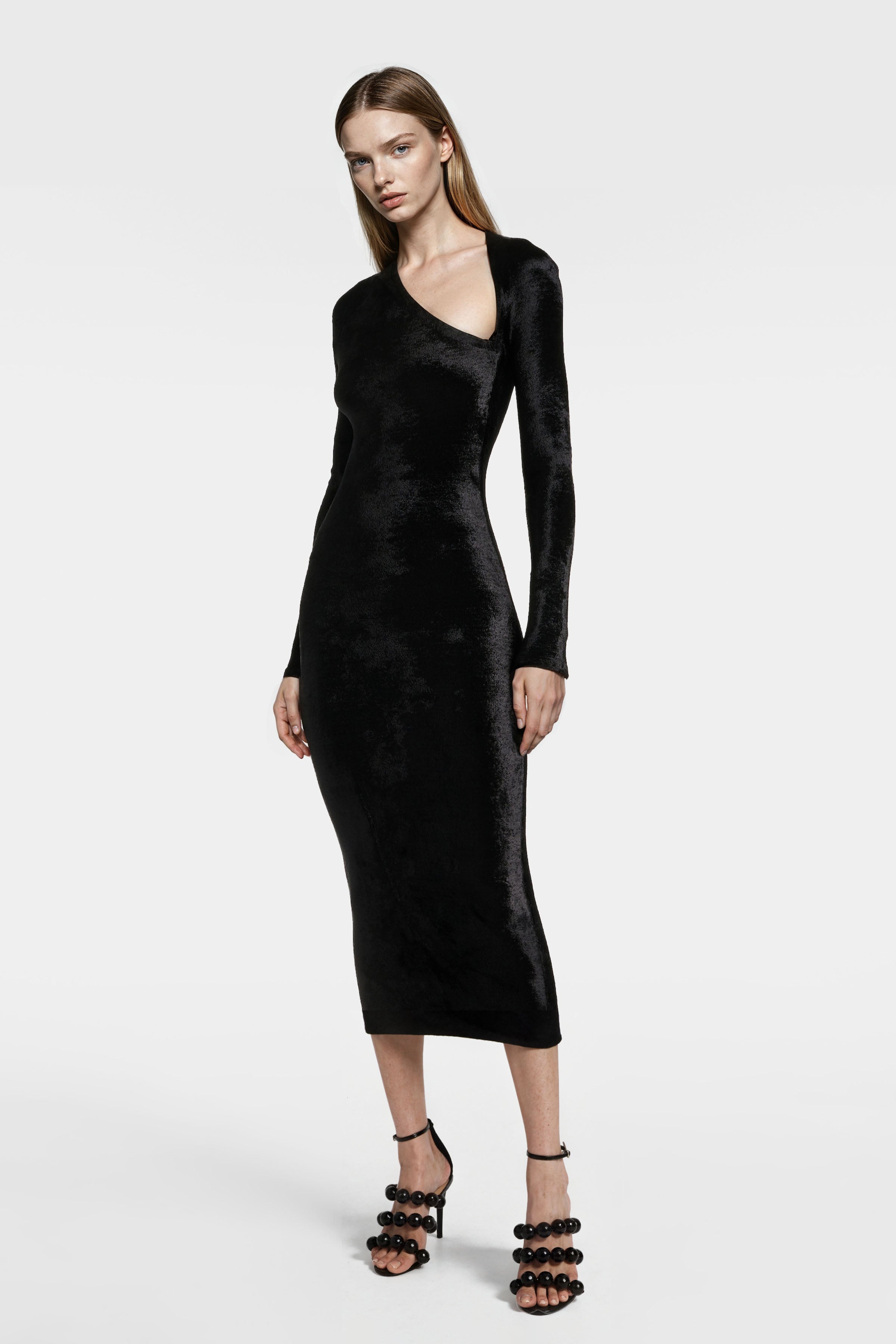 Felipe Albernaz velvet black dress front view – asymmetric neckline long sleeve fitted midi